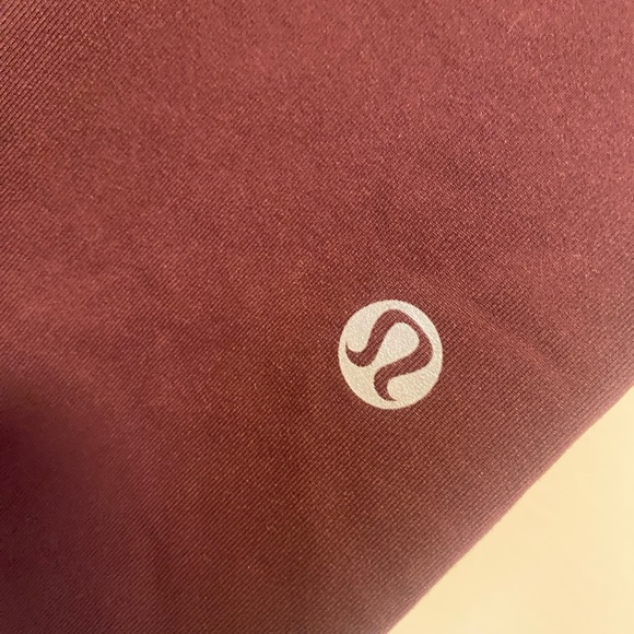 LuLuLemon workout cropped leggings - Picture 2 of 4